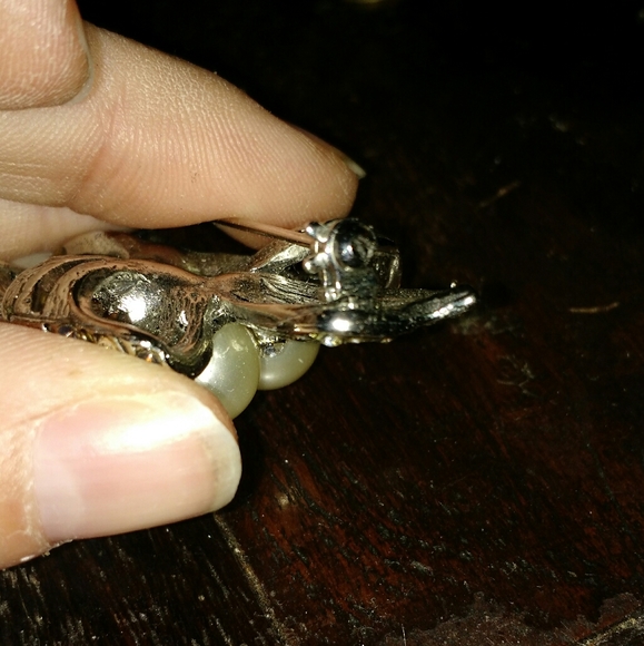 Classic Rhinestone Pearl Pin - Picture 6 of 6